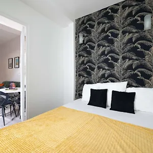https://superbe-appartement-au-coeur-du-xxeme.fr-paris.fr