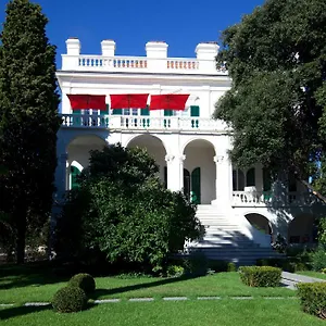 https://magnifique-2-pieces-vue-mer.fr-provencehotel.com
